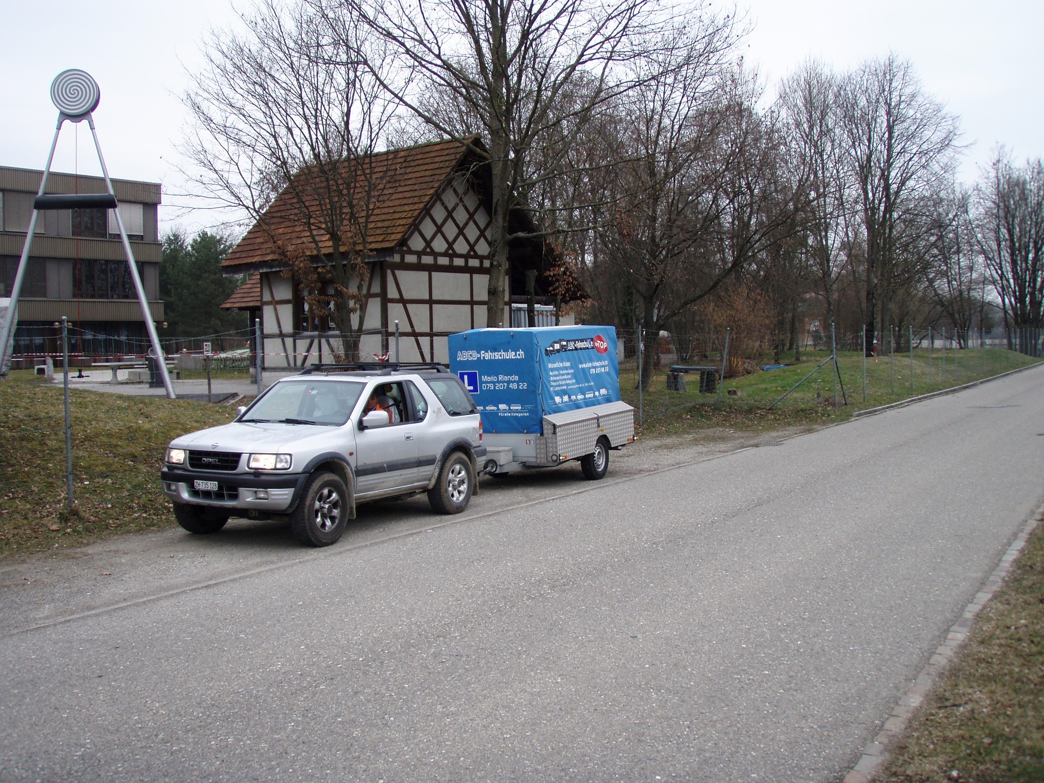 Prüfungsvorbereitung Kategorie BE Anhängerfahrschule Winterthur Manöver seitwärtsparkieren